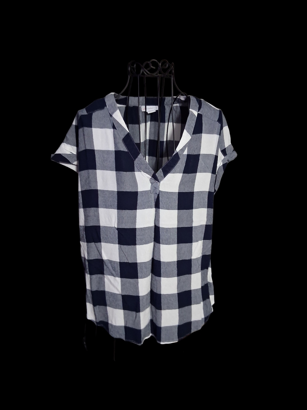 Liz Claiborne Women's Black and White Check V-Neck Short Sleeve Top
